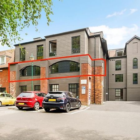 Stylish City Centre Apartment With Sauna Chichester Eksteriør bilde