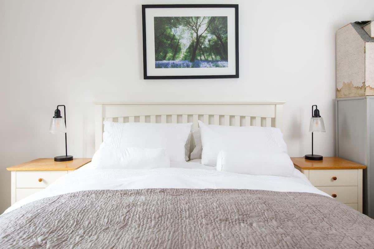 Stylish City Centre Apartment With Sauna Chichester Eksteriør bilde