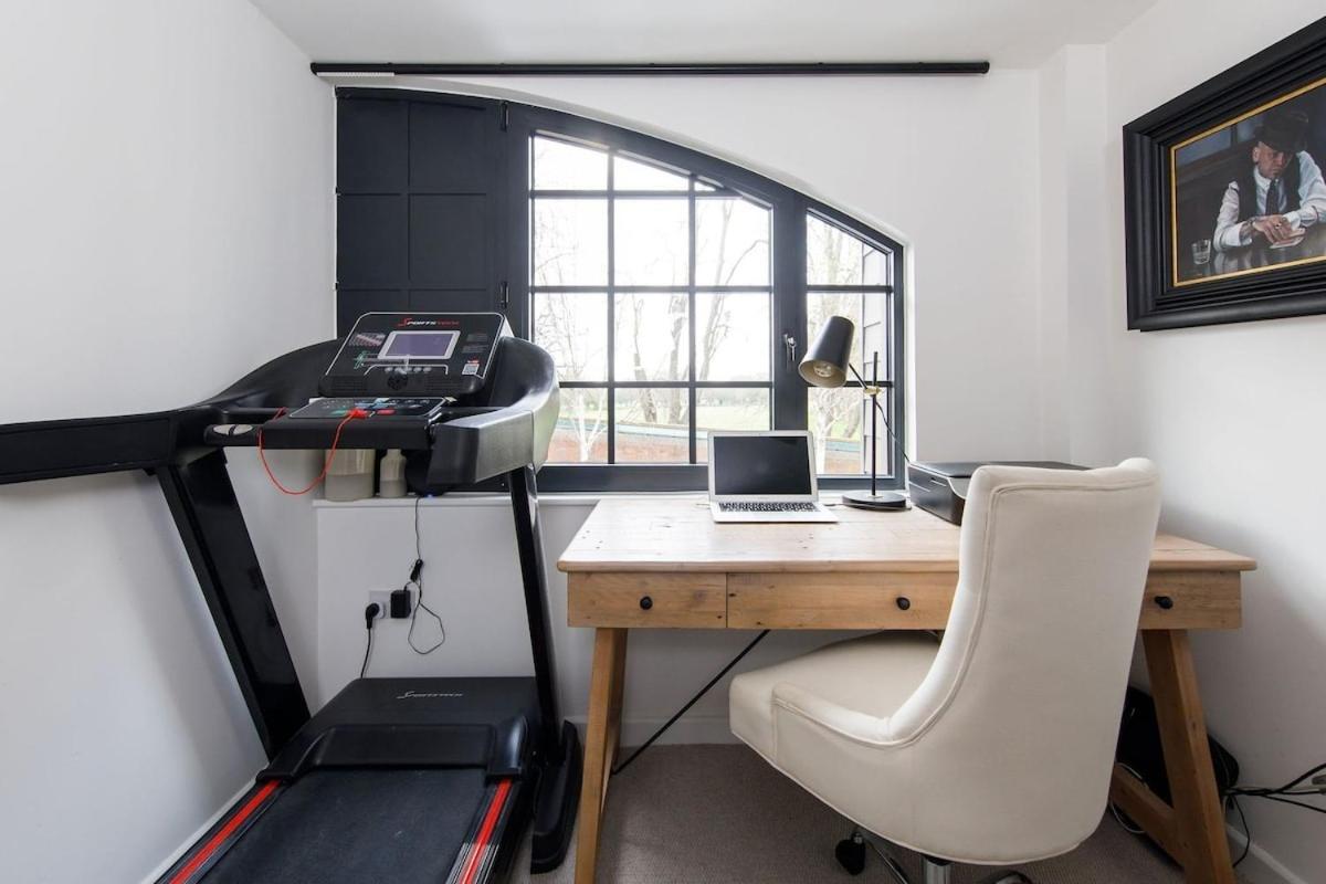 Stylish City Centre Apartment With Sauna Chichester Eksteriør bilde