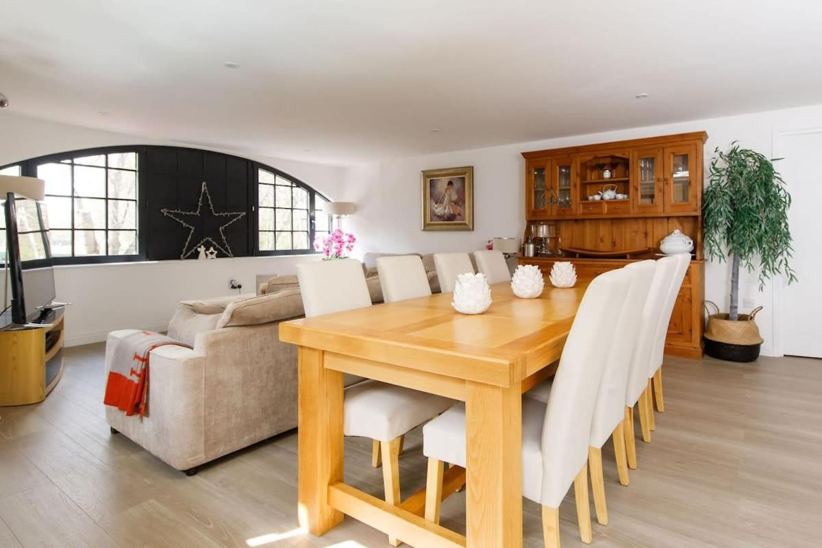 Stylish City Centre Apartment With Sauna Chichester Eksteriør bilde