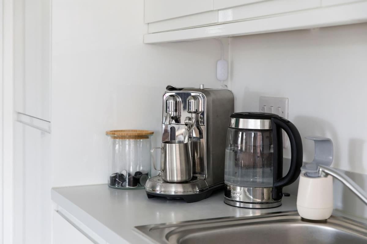 Stylish City Centre Apartment With Sauna Chichester Eksteriør bilde